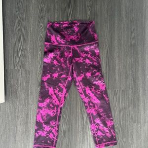 Lululemon Cropped Patterned Leggings - image 1